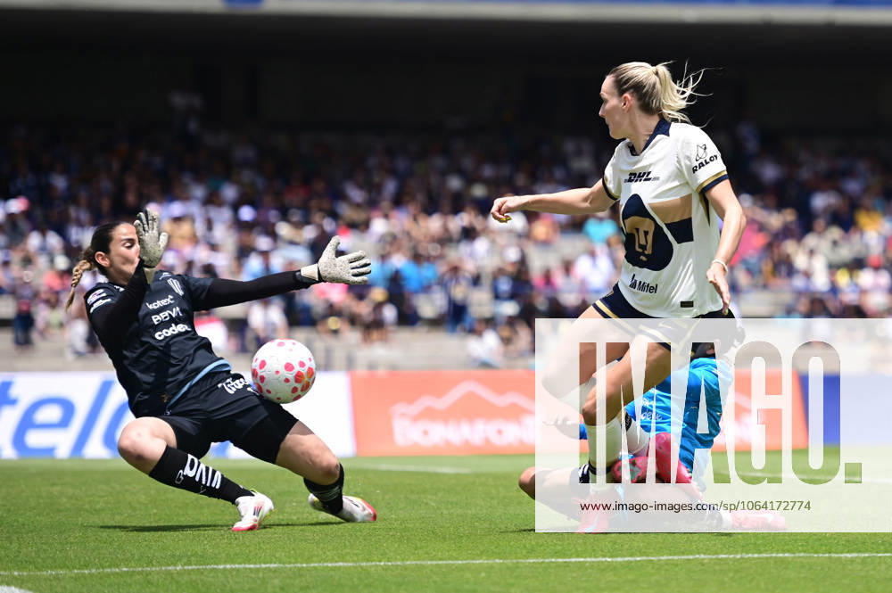LIGA BBVA MX FEMENIL 2025 LIGA BBVA MX FEMENIL 2025 PUMAS UNAM VS RAYADAS DE MONTERREY 13072025 MEXICO CITY, MEXICO. Photo of Ana Paz, goalkeeper of Rayadas Monterrey (L) and Angelina Hix of Pumas UNAM (R), during Liga BBVA MX femenil week 1 game of the 2025 Apertura Tournament, held at the Ciudad Universitaria Stadium of Mexico City. Foto de Ana Paz, arquera de Rayadas de Monterrey (I) y Angelina Hix de Pumas UNAM (D), durante juego de la semana 1 de la Liga BBVA MX femenil Torneo de Apertura 2025, celebrado en el Estadio Ciudad Universitaria de la Ciudad de Mexico. PHOTO BY IMAGENSHOP AGENCIA DE FOTOGRAFIA MEXICO CITY MEXICO CITY MEXICO