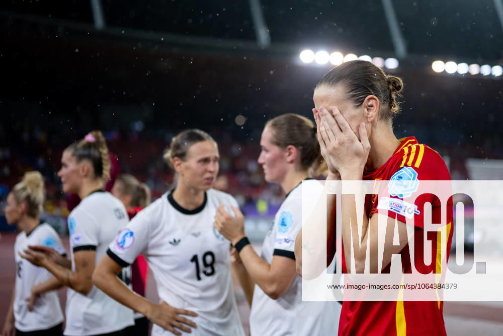 Ann-Kathrin Berger (Deutschland, 01), Sydney Lohmann (Deutschland, 08), Klara Buehl (Deutschland, 19) ist enttauescht ueber die Niederlage und das Ausscheiden aus dem Turnier, SUI, Deutschland vs Spanien, Fussball, UEFA Womens Euro 2025, Halbfinale, 23.07.2025 SUI, Deutschland vs Spanien, Fussball, UEFA Womens Euro 2025, Halbfinale, 23.07.2025 Zuerich