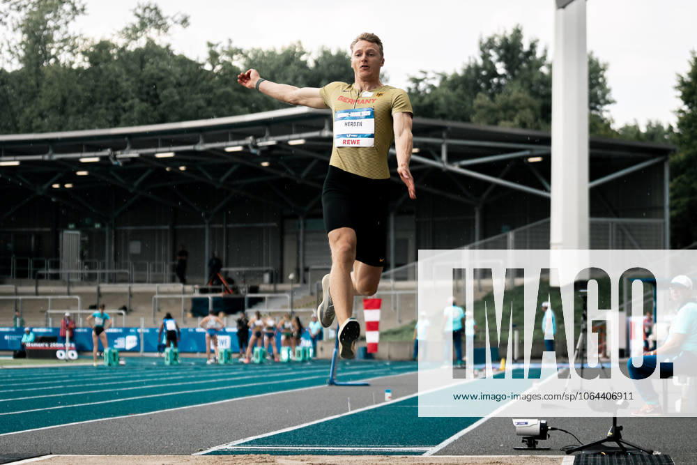 Luka Herden (LG Brillux Muenster, Weitsprung Maenner), GER, Athletics, FISU World University Games Summer 2025, Lohrheidestadion, Wattenscheid, 24.07.2025, GER, Athletics, FISU World University Games Summer 2025, Lohrheidestadion, Wattenscheid, 24.07.2025 Wattenscheid