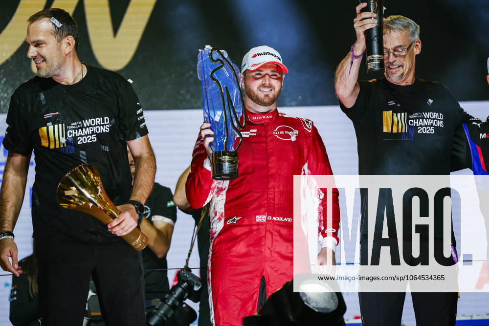 2025 FORMULA E LONDON ePRIX ROWLAND Oliver (gbr), Nissan Formula E Team, Nissan e-4ORCE, portrait during the London ePrix, 15th and 16th round of the 2024-25 ABB FIA Formula E World Championship, WM, Weltmeisterschaft on the ExCel London Circuit from July 25 to 27, 2025 in London, United Kingdom - LondonUnited Kingdom