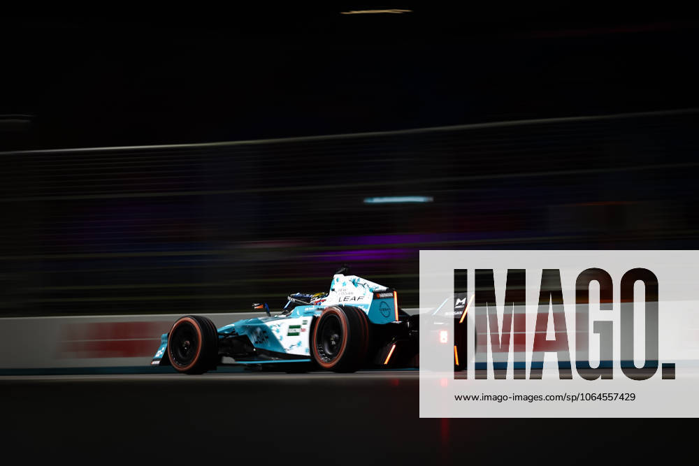 2025 FORMULA E LONDON ePRIX 23 ROWLAND Oliver (gbr), Nissan Formula E Team, Nissan e-4ORCE 05, action during the London ePrix, 15th and 16th round of the 2024-25 ABB FIA Formula E World Championship, WM, Weltmeisterschaft on the ExCel London Circuit from July 25 to 27, 2025 in London, United Kingdom - LondonUnited Kingdom