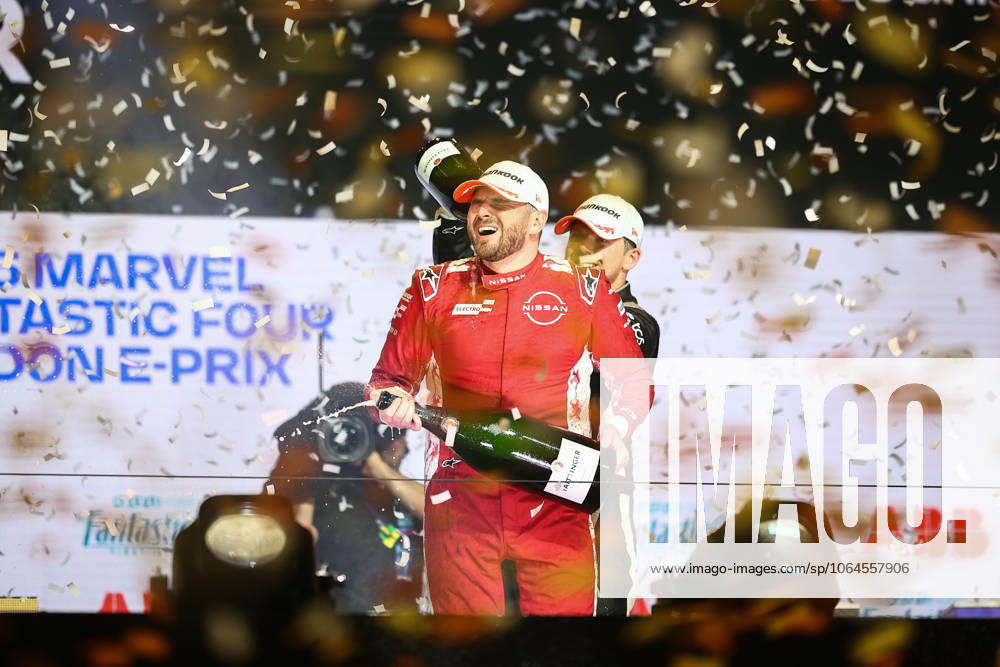 2025 FORMULA E LONDON ePRIX ROWLAND Oliver (gbr), Nissan Formula E Team, Nissan e-4ORCE, portrait, podium during the London ePrix, 15th and 16th round of the 2024-25 ABB FIA Formula E World Championship, WM, Weltmeisterschaft on the ExCel London Circuit from July 25 to 27, 2025 in London, United Kingdom - LondonUnited Kingdom