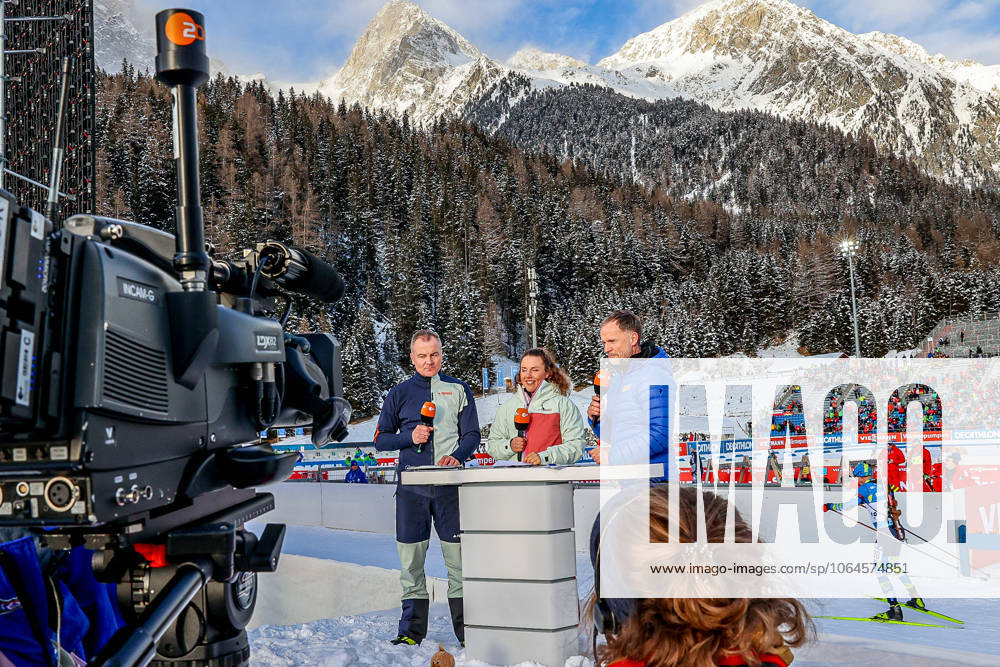 Laura Dahlmeier als ZDF-Expertin beim Biathlon World Cup 2023 Laura Dahlmeier (Mitte) als ZDF-Expertin beim Biathlon World Cup 2023 in Antholz, ZDF-Biathlon-Experte Sven Fischer (links), ZDF-Moderation Alexander Ruda (rechts) Antholz Antholz, Südtirol-Arena, Biathl Trentino-Südtirol Italy