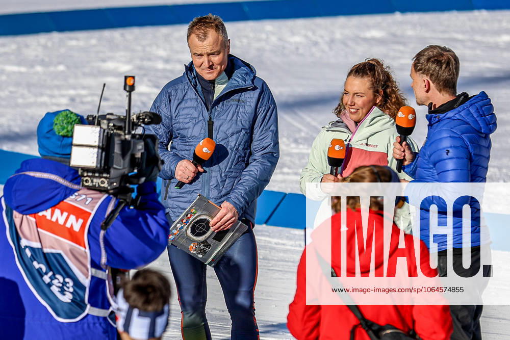 Laura Dahlmeier als ZDF-Expertin beim Biathlon World Cup 2023 Laura Dahlmeier (Mitte) als ZDF-Expertin beim Biathlon World Cup 2023 in Antholz, ZDF-Biathlon-Experte Sven Fischer (links), ZDF-Moderation Alexander Ruda (rechts) Antholz Antholz, Südtirol-Arena, Biathl Trentino-Südtirol Italy