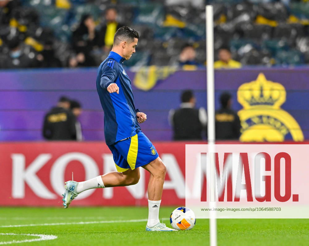 Al-Nassr v Esteghlal - AFC Champions League RIYADH, SAUDI ARABIA - MARCH 10: Cristiano Ronaldo of Al-Nassr warms up ahead of AFC Champions League Elite football match between Al-Nassr and Esteghlal at Al-Awwal Park in Riyadh, Saudi Arabia on March 10, 2025. Riyad Suudi Arabistan. Editorial use only. Please get in touch for any other usage.