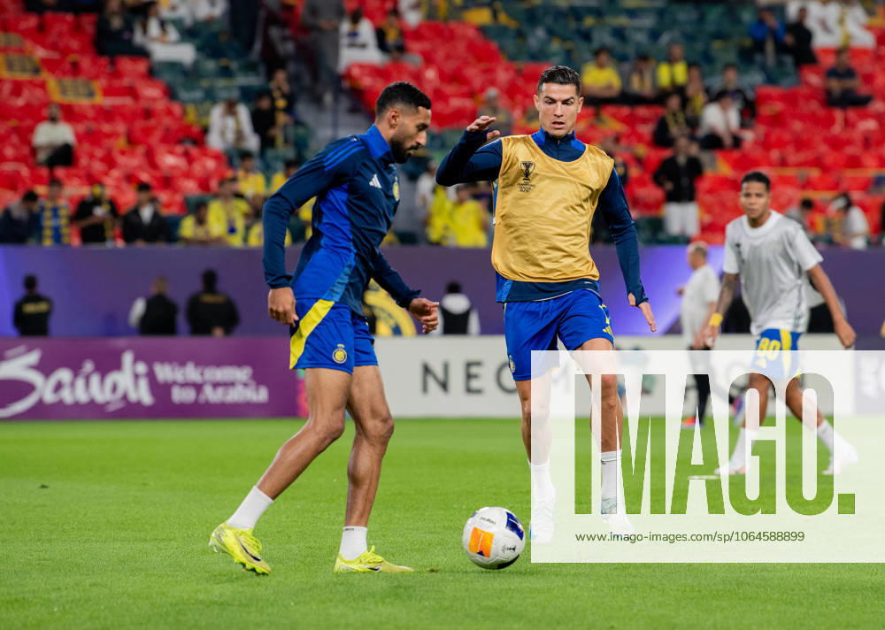 Al-Nassr v Esteghlal - AFC Champions League RIYADH, SAUDI ARABIA - MARCH 10: Cristiano Ronaldo of Al-Nassr warms up ahead of AFC Champions League Elite football match between Al-Nassr and Esteghlal at Al-Awwal Park in Riyadh, Saudi Arabia on March 10, 2025. Riyad Suudi Arabistan. Editorial use only. Please get in touch for any other usage.
