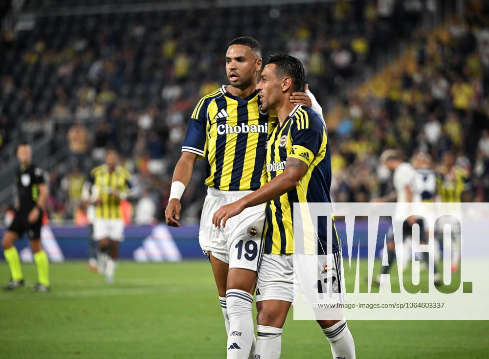 Fenerbahce v Lazio - Friendly match ISTANBUL, TURKIYE - JULY 30: Irfan Can Kahveci (17) of Fenerbahce celebrates after scoring a goal with his teammates during a friendly match against Lazio at Chobani Stadium in Istanbul, Turkiye, on July 30, 2025. Ali Atmaca Anadolu Istanbul Turkey. Editorial use only. Please get in touch for any other usage.