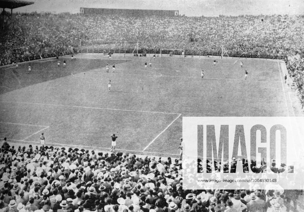 Fussballweltmeisterschaft in Italien Endspiel Italien - Tschechoslowakei 2:1 n.V. (1:1, 0:0) B.z. Blick auf das Spielgeschehen. 10.06.1934 in Rom (Parteistadion) - Italien -Archiv