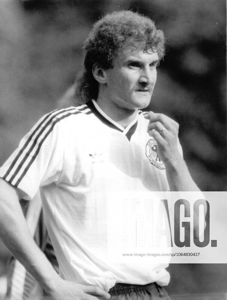 Fussball Deutschland U.B.z. Nationalspieler Rudi Voeller !ACHTUNG AUFNAHMEDATUM GESCHÄTZT!