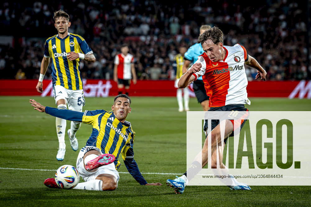Fenerbahce SK defender Mert Muldur, Feyenoord Rotterdam forwarder Leo Sauer during the match Feyenoord - Fenerbahce at the Kuip Stadium for the third qualifying round champions league season 2025-2026 in Rotterdam, Netherlands on 6 august 2025, (photo by Marcel van Dorst EYE4images DeFodi Images)