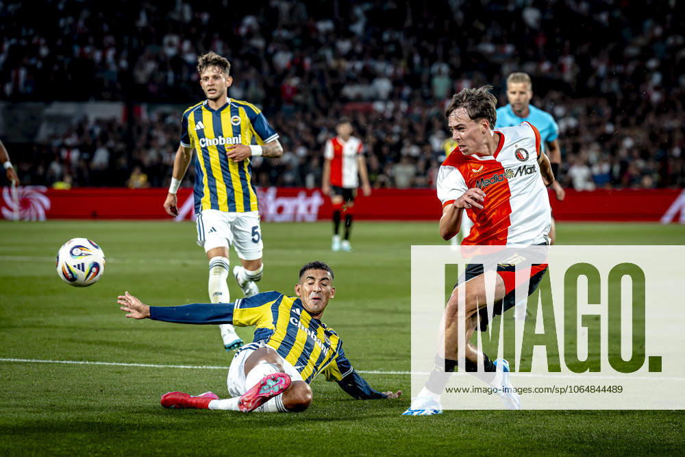 Fenerbahce SK defender Mert Muldur, Feyenoord Rotterdam forwarder Leo Sauer during the match Feyenoord - Fenerbahce at the Kuip Stadium for the third qualifying round champions league season 2025-2026 in Rotterdam, Netherlands on 6 august 2025, (photo by Marcel van Dorst EYE4images DeFodi Images)