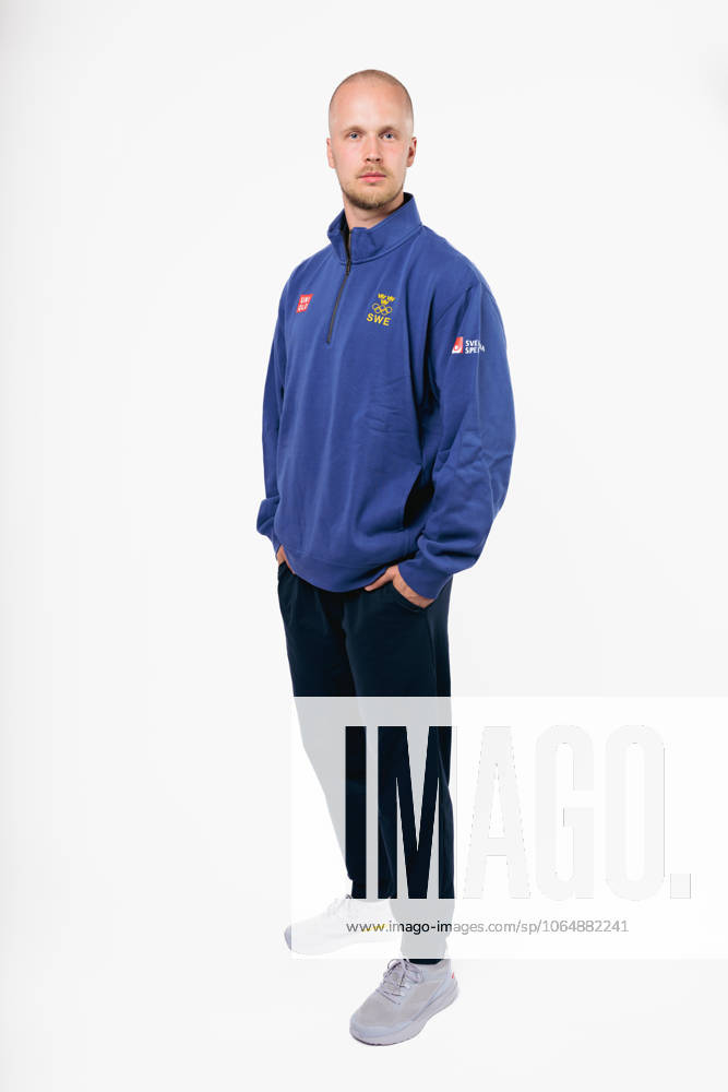 Elias Pettersson of the Swedish men s national Ice hockey, Eishockey team poses for a portrait during a press event, organised by the Swedish Olympic Committee in preparation for the 2026 Milano Cortina Winter Olympic Games, Olympische Spiele, Olympia, OS on August 6, 2025 in Stockholm. Photo: Joel Marklund BILDBYRAN kod JM JM0719 bbeng ishockey ice hockey sverige sweden sok milano cortina 2026 os vinter-os os 2026 porträtt