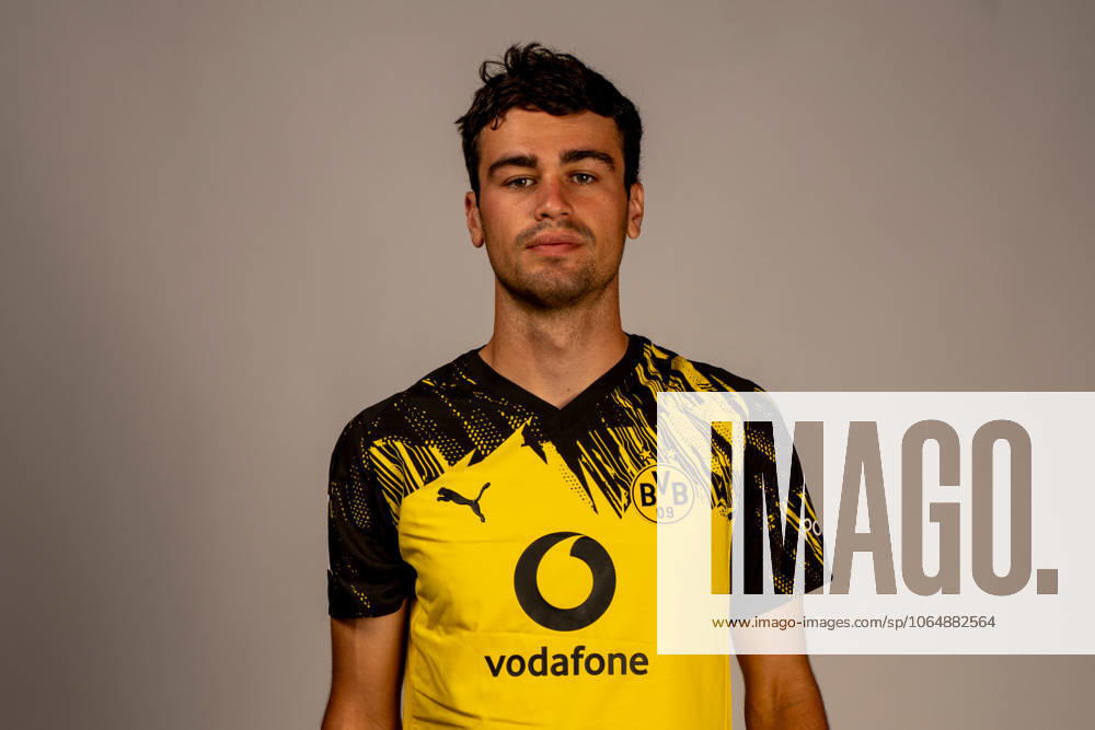 Borussia Dortmund; 1. BL, Porträttermin 2025 2026 Borussia Dortmund; 1. BL, Porträttermin 2025 2026 Giovanni Reyna; Borussia Dortmund; 1. BL, Porträttermin 2025 2026 Foto: Borussia Dortmund Hendrik Deckers via Revierfoto Dortmund Trainingsgelände Hohenbuschei Nordrhein-Westfalen Deutschland