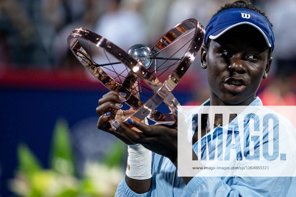 Victoria Mboko ( Canada ) apres son premier sacre de sa carriere au tournoi WTA, Tennis Damen Masters 1000 de Montrà al au court central IGA face à Naomi Osaka ( Japon ). TENNIS WTA 1000 NATIONAL BANK OPEN 2025 FINALE MBOKO OSAKA IGA STADIUM MONTREAL CANADA 07 08 2025 Montassar Yazidi PRESSE SPORTS MONTREAL IGA STADIUM Canada GermanyxJapanxUKxFrancexBelgiumxOUT
