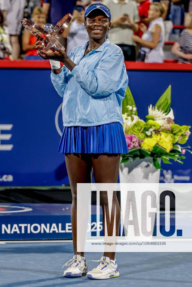 Victoria Mboko ( Canada ) apres son premier sacre de sa carriere au tournoi WTA, Tennis Damen Masters 1000 de MontrÃ al au court central IGA face Ã Naomi Osaka ( Japon ). TENNIS WTA 1000 NATIONAL BANK OPEN 2025 FINALE MBOKO OSAKA IGA STADIUM MONTREAL CANADA 07 08 2025 Montassar Yazidi PRESSE SPORTS MONTREAL IGA STADIUM Canada GermanyxJapanxUKxFrancexBelgiumxOUT