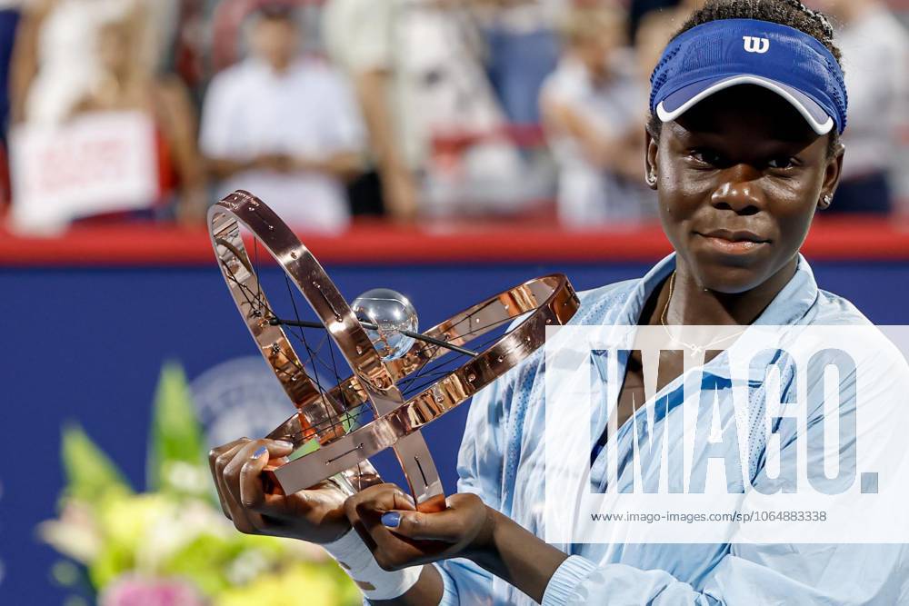Victoria Mboko ( Canada ) apres son premier sacre de sa carriere au tournoi WTA, Tennis Damen Masters 1000 de Montrà al au court central IGA face à Naomi Osaka ( Japon ). TENNIS WTA 1000 NATIONAL BANK OPEN 2025 FINALE MBOKO OSAKA IGA STADIUM MONTREAL CANADA 07 08 2025 Montassar Yazidi PRESSE SPORTS MONTREAL IGA STADIUM Canada GermanyxJapanxUKxFrancexBelgiumxOUT