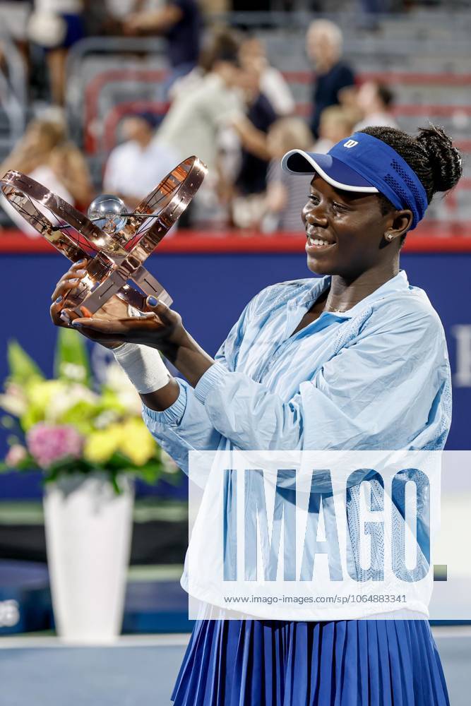 Victoria Mboko ( Canada ) apres son premier sacre de sa carriere au tournoi WTA, Tennis Damen Masters 1000 de MontrÃ al au court central IGA face Ã Naomi Osaka ( Japon ). TENNIS WTA 1000 NATIONAL BANK OPEN 2025 FINALE MBOKO OSAKA IGA STADIUM MONTREAL CANADA 07 08 2025 Montassar Yazidi PRESSE SPORTS MONTREAL IGA STADIUM Canada GermanyxJapanxUKxFrancexBelgiumxOUT