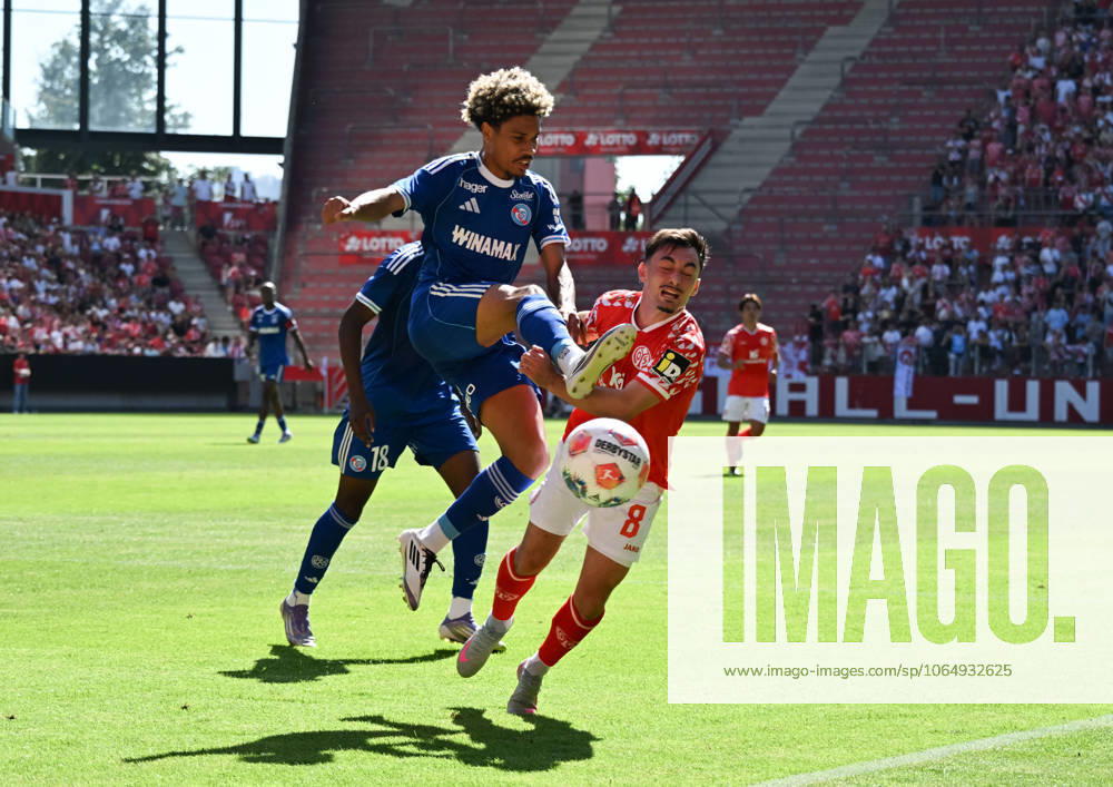 Fussball Testspiel, FSV Mainz 05 - Racing Straßburg v.l. Fà lix Lemarà chal (Racing Straßburg), Paul Nebel (1. FSV Mainz 05)