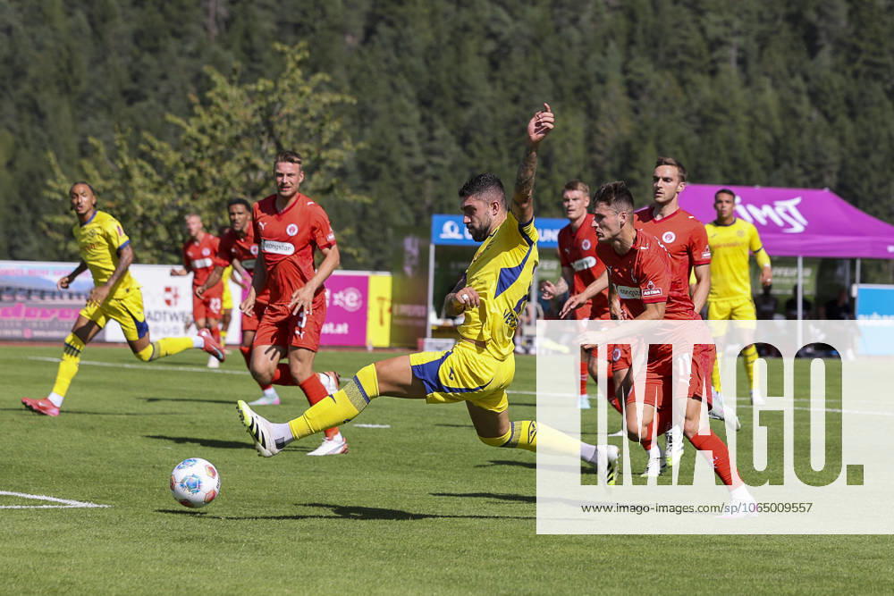 CALCIO - Amichevole - Hellas Verona FC vs St. Pauli Nunez Gestoso Unaii of Hellas Verona FC play the ball during St Pauli FC 1910 vs Hellas Verona FC, 5° Test Match, at Velly Arena in Imst (A), on August 09, 2025. Imst Austria