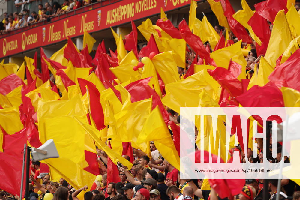 Ambiance supporters de Lens lors du match RC Lens vs Olympique Lyonnais, Ligue 1 J1, stade Bollaert-Delelis, le 16 août 2025 - photo Laurent Sanson PsnewZ