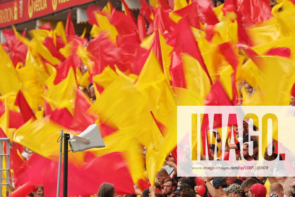 Ambiance supporters de Lens lors du match RC Lens vs Olympique Lyonnais, Ligue 1 J1, stade Bollaert-Delelis, le 16 août 2025 - photo Laurent Sanson PsnewZ