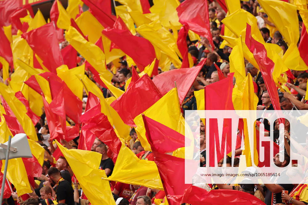 Ambiance supporters de Lens lors du match RC Lens vs Olympique Lyonnais, Ligue 1 J1, stade Bollaert-Delelis, le 16 août 2025 - photo Laurent Sanson PsnewZ