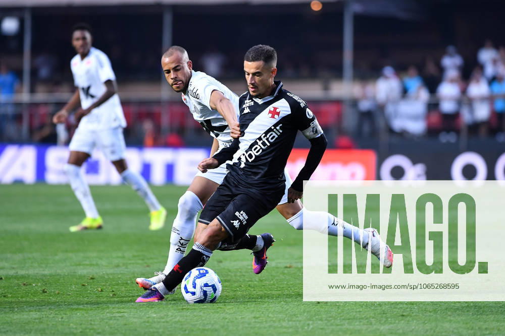 Santos FC x Vasco da Gama SaO PAULO, SP - 17.08.2025: SANTOS FC X VASCO DA GAMA - Dimitri Payet of Vasco during the match between Santos FC x Vasco da Gama, valid for the twentieth round of the 2025 Brazilian Football Championship, this Sunday, (17) at Morumbis, SP. (Photo: Roberto Casimiro Fotoarena) x2789154x RobertoxCasimiro