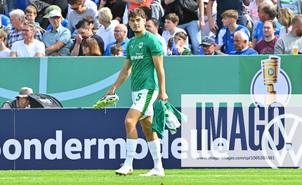 Fussball - Saison 2025 2026 - DFB Pokal Vereinspokal - 01. Runde: TUS Blau Weiß BW Lohne BWL - SpVgg Greuther Fürth ( Kleeblatt ) - Sportfoto Zink MeZi - - regulations prohibit any use of photographs as image sequences and or quasi-video - Reno Münz Muenz (5, SpVgg Greuther Fürth )