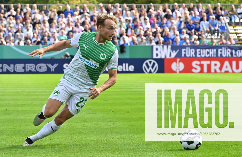 Fussball - Saison 2025 2026 - DFB Pokal Vereinspokal - 01. Runde: TUS Blau Weiß BW Lohne BWL - SpVgg Greuther Fürth ( Kleeblatt ) - Sportfoto Zink MeZi - - regulations prohibit any use of photographs as image sequences and or quasi-video - Jannik Dehm ( 23, SpVgg Greuther Fürth )