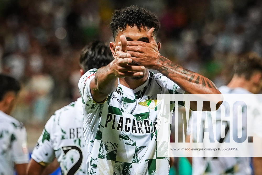 Yan LINCON FARIAS DE SOUSA of Moreirense FC celebrates his goal during the Liga Portugal Betlic match between Moreirense FC and FC Alverca at Estadio Comendador Joaquim de Almeida Freitas on August 10, 2025 in Moreira de Conegos, Portugal. Moreira De Conegos Portugal - ZUMAm308 20250810_zsp_m308_022