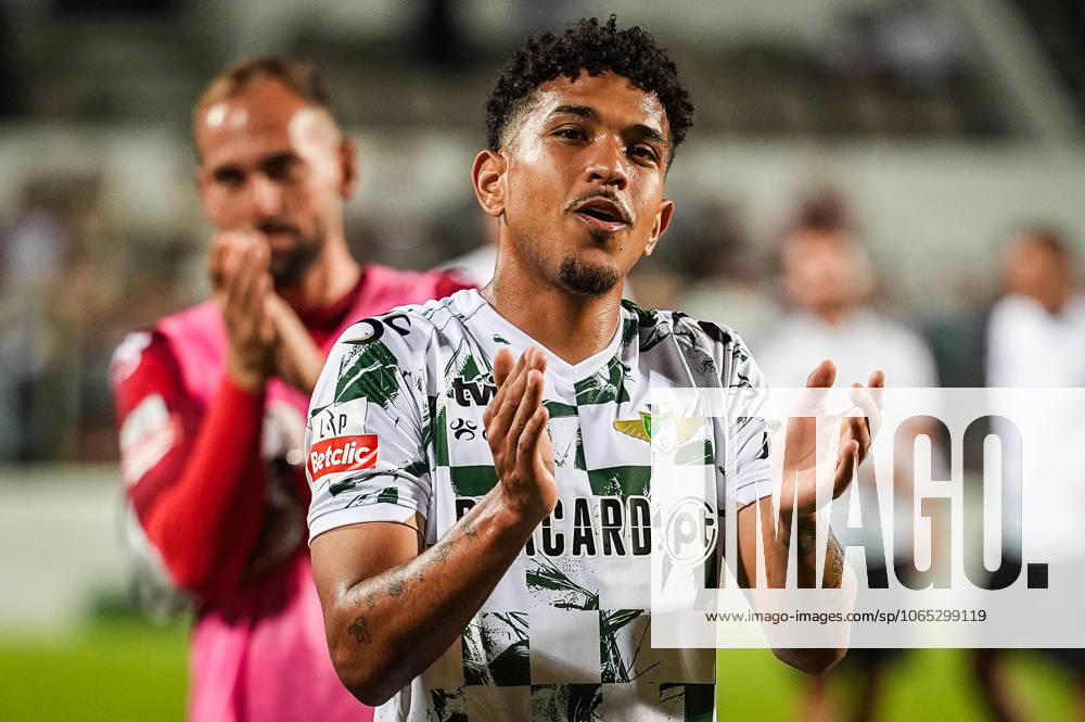 Yan LINCON FARIAS DE SOUSA of Moreirense FC during the Liga Portugal Betlic match between Moreirense FC and FC Alverca at Estadio Comendador Joaquim de Almeida Freitas on August 10, 2025 in Moreira de Conegos, Portugal. Moreira De Conegos Portugal - ZUMAm308 20250810_zsp_m308_024