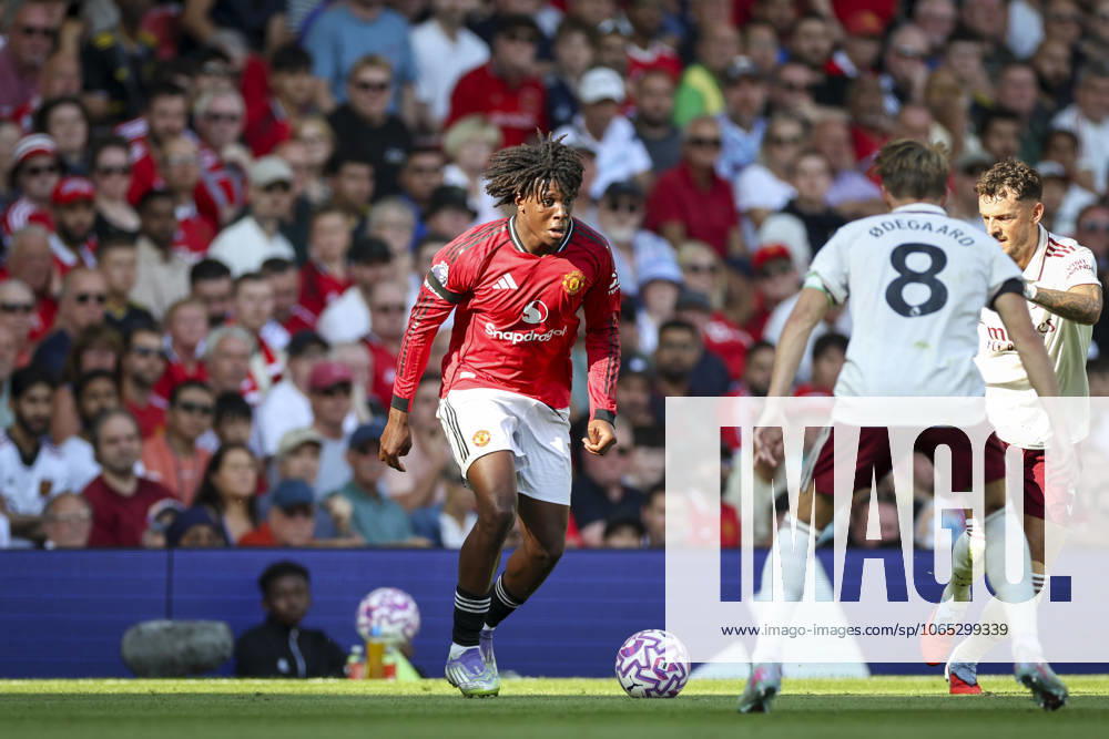 Manchester United, ManU FC v Arsenal FC, English Premier League Manchester United defender Patrick Dorgu (13) during the Manchester United FC v Arsenal FC English Premier League match at Old Trafford, Manchester, England, United Kingdom on 17 August 2025 Credit: Phil Duncan Every Second Media Editorial use only. All images are copyright Every Second Media Limited. No images may be reproduced without prior permission. All rights reserved. Premier League and Football League images are subject to licensing agreements with Football DataCo Limited. see https: www.football-dataco.com
