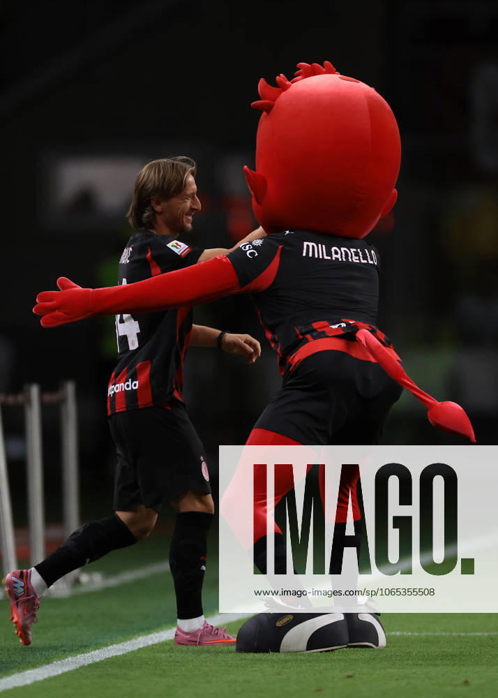 Milan, Italy, 17th August 2025. Luka Modric of AC Milan salutes Milanello the AC Milan club mascot as he is presented to the fans prior to kick off in the AC Milan vs Bari Coppa Italia match at Giuseppe Meazza, Milan. Picture credit should read: Jonathan Moscrop Sportimage . SPI_150_JM_MILAN_BARI_CI SPI-4063-0150