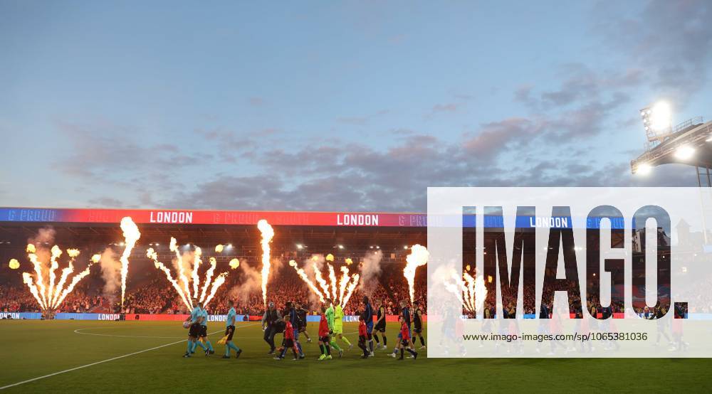 . - Crystal Palace v Fredrikstad FK, UEFA Europa Conference League Play Off, 1st Leg, Selhurst Park Stadium, Croydon, England. - 21st August 2025. (C) Daniel Weir Crystal Pix Crystal Palace & Fredrikstad players walk out on to the Selhurst Park pitch. - Crystal Palace v Fredrikstad FK, UEFA Europa Conference League Play Off, 1st Leg, Selhurst Park Stadium, Croydon, England. - 21st August 2025. (C) Daniel Weir Crystal Pix Croydon Selhurst Park Stadium United Kingdom