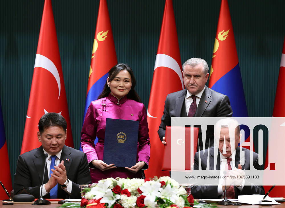Turkish President Recep Tayyip Erdogan-Mongolian President Khurelsukh Ukhnaa ANKARA, TURKIYE - JANUARY 16: (---- - MANDATORY CREDIT - TURKISH PRESIDENCY MUSTAFA KAMACI HANDOUT - NO MARKETING NO ADVERTISING CAMPAIGNS - DISTRIBUTED AS A SERVICE TO CLIENTS----) Turkish President Recep Tayyip Erdogan (R) and Mongolian President Ukhnaa Khurelsukh (L) sign an agreement at the Presidential Complex in Ankara, Turkiye on January 16, 2025. Minister of Youth and Sports Osman Askin Bak and Mongolian Minister of Culture, Sports, Tourism and Youth Nomin Chinbat signed the cooperation agreement between the Republic of Turkiye and Mongolia in the field of youth and sports. Ankara Turkey. Editorial use only. Please get in touch for any other usage.