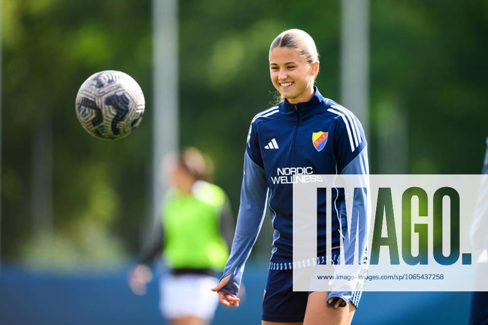 Djurgardens Meja Staffansson inför fotbollsmatchen i Damallsvenskan mellan AIK och Djurgarden den 23 augusti 2025 i Stockholm.