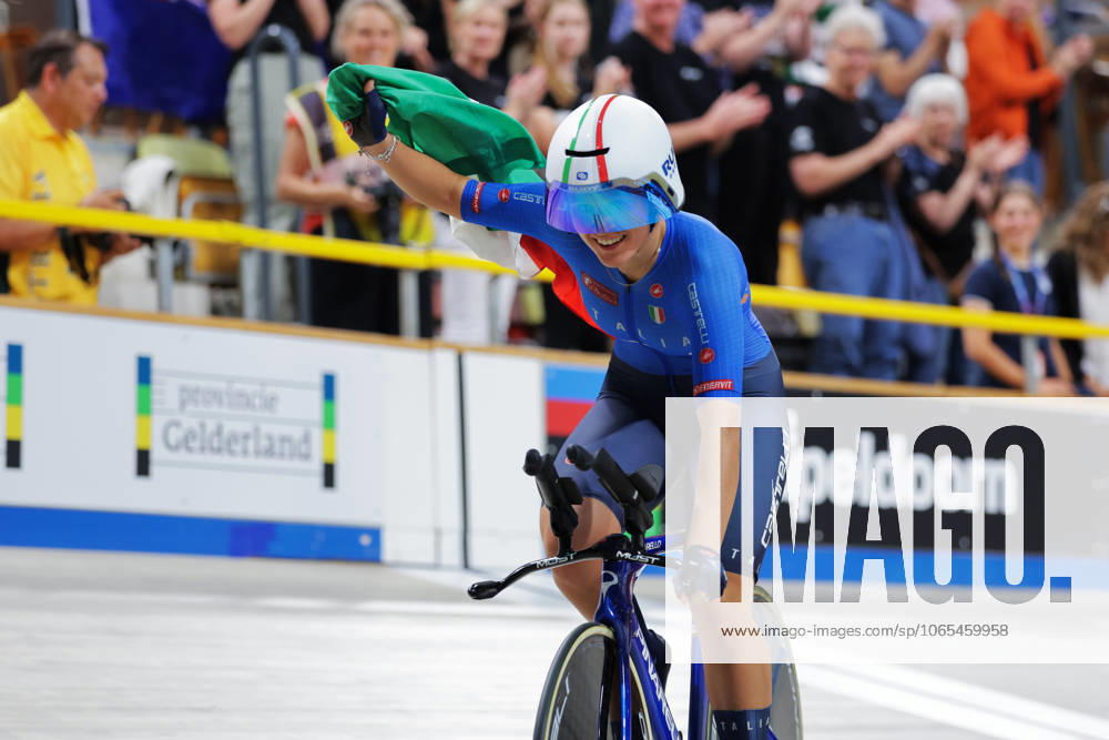 2025 UCI Junior Track World Championships Picture by Alex Whitehead SWpix.com - 20 08 2025 - Cycling - 2025 UCI Junior Track World Championships - Omnisport, Apeldoorn, Netherlands - Women Kilo Time Trial Final - Matilde Cenci (Italy) wins the Women Kilo Time Trial World Championship, WM, Weltmeisterschaft