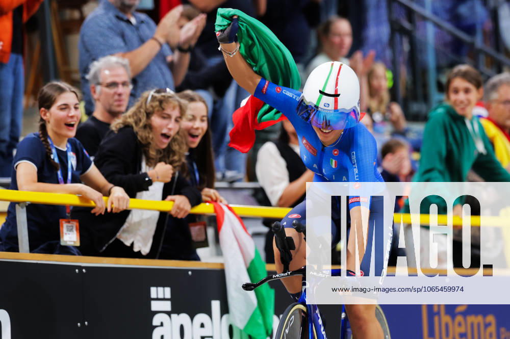 2025 UCI Junior Track World Championships Picture by Alex Whitehead SWpix.com - 20 08 2025 - Cycling - 2025 UCI Junior Track World Championships - Omnisport, Apeldoorn, Netherlands - Women Kilo Time Trial Final - Matilde Cenci (Italy) wins the Women Kilo Time Trial World Championship, WM, Weltmeisterschaft