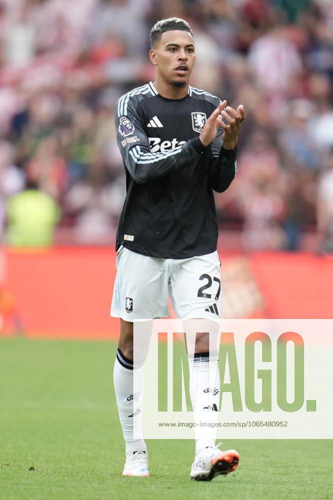 Premier League Brentford v Aston Villa Morgan Rogers of Aston Villa claps supporters at full time during the Premier League match Brentford vs Aston Villa at The Gtech Community Stadium, London, United Kingdom, 23rd August 2025 (Photo by Harvey Murphy News Images)