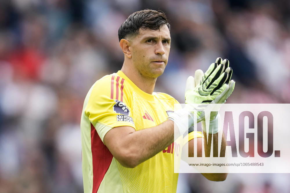 Premier League Brentford v Aston Villa Emiliano Martinez of Aston Villa during the Premier League match Brentford vs Aston Villa at The Gtech Community Stadium, London, United Kingdom, 23rd August 2025 (Photo by Harvey Murphy News Images)
