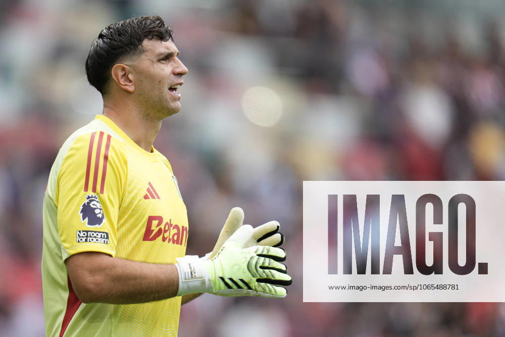 Premier League Brentford v Aston Villa Emiliano Martinez of Aston Villa during the Premier League match Brentford vs Aston Villa at The Gtech Community Stadium, London, United Kingdom, 23rd August 2025 (Photo by Harvey Murphy News Images)