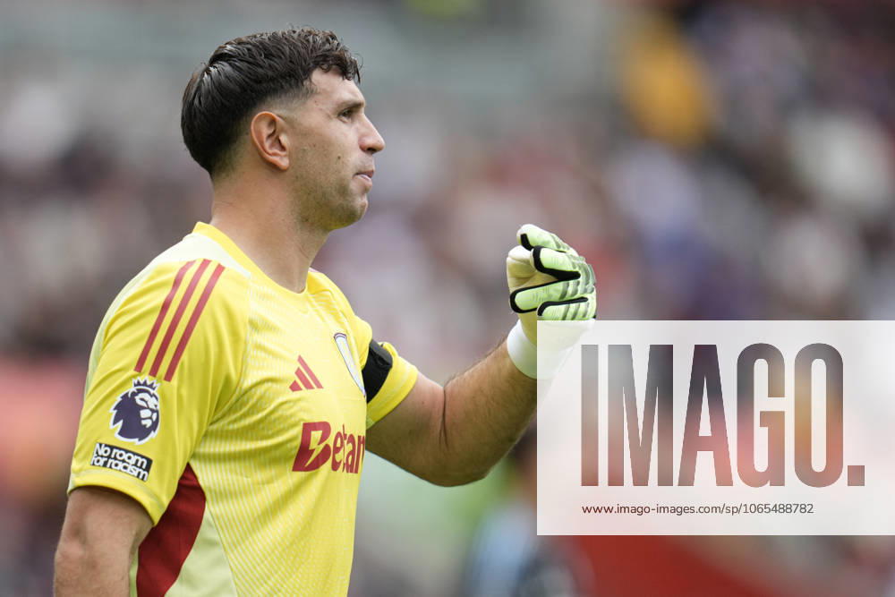 Premier League Brentford v Aston Villa Emiliano Martinez of Aston Villa during the Premier League match Brentford vs Aston Villa at The Gtech Community Stadium, London, United Kingdom, 23rd August 2025 (Photo by Harvey Murphy News Images)
