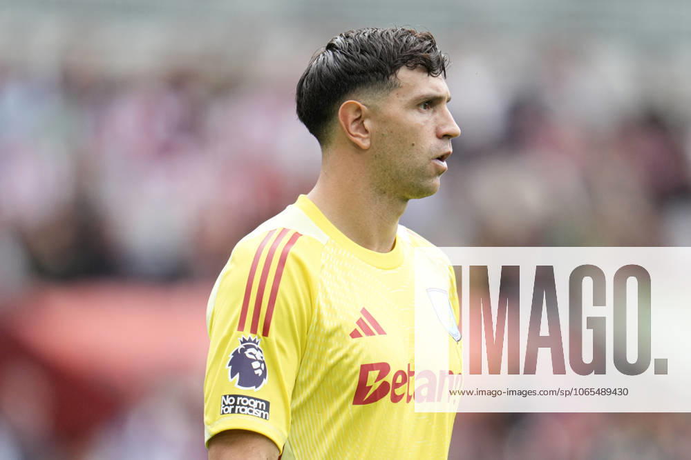 Premier League Brentford v Aston Villa Emiliano Martinez of Aston Villa during the Premier League match Brentford vs Aston Villa at The Gtech Community Stadium, London, United Kingdom, 23rd August 2025 (Photo by Harvey Murphy News Images)