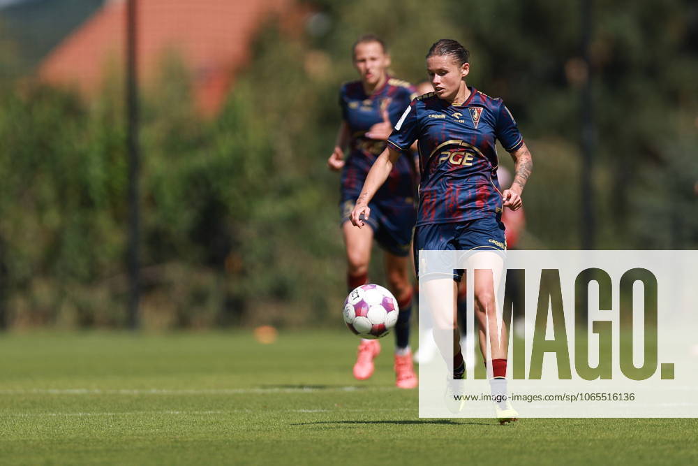 MECZ EKSTRALIGI KOBIET W PILCE NOZNEJ -- WOMENS EKSTRALIGA MATCH POGON SZCZECIN - REKORD BIELSKO-BIALA NZ ALICJA DYGUS FOT. KRZYSZTOF CICHOMSKI NEWSPIX.PL --- newspix.pl