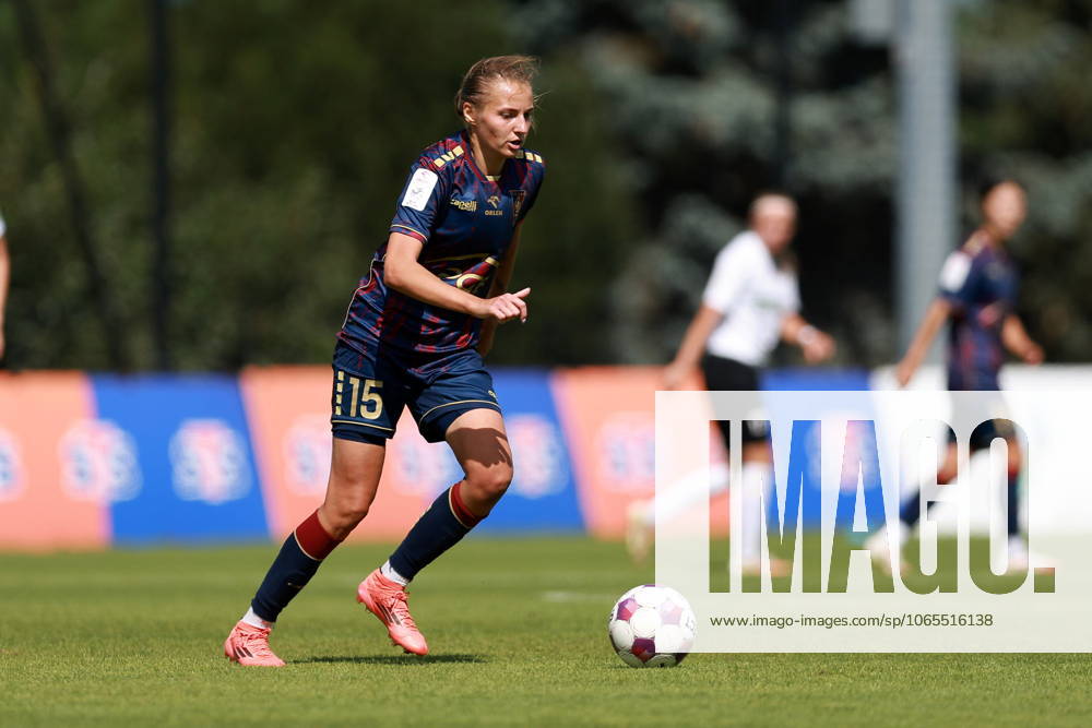 MECZ EKSTRALIGI KOBIET W PILCE NOZNEJ -- WOMENS EKSTRALIGA MATCH POGON SZCZECIN - REKORD BIELSKO-BIALA NZ JULIA BRZOZOWSKA FOT. KRZYSZTOF CICHOMSKI NEWSPIX.PL --- newspix.pl