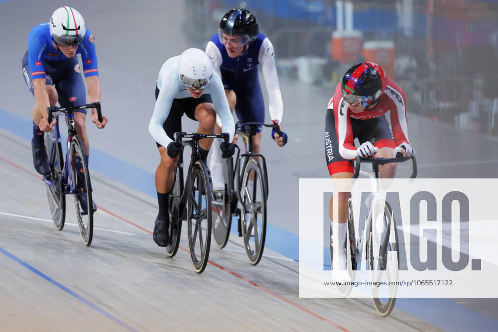 2025 UCI Junior Track World Championships Picture by Alex Whitehead SWpix.com - 24 08 2025 - Cycling - 2025 UCI Junior Track World Championships - Omnisport, Apeldoorn, Netherlands - Men Elimination Race Final - Heimo Fugger (Austria) leads Omnisport Apeldoorn Netherlands