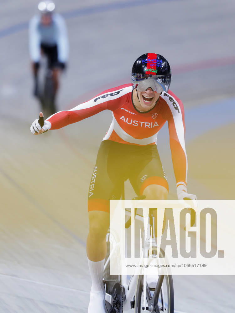2025 UCI Junior Track World Championships Picture by Alex Whitehead SWpix.com - 24 08 2025 - Cycling - 2025 UCI Junior Track World Championships - Omnisport, Apeldoorn, Netherlands - Men Elimination Race Final - Heimo Fugger (Austria) celebrates winning Omnisport Apeldoorn Netherlands