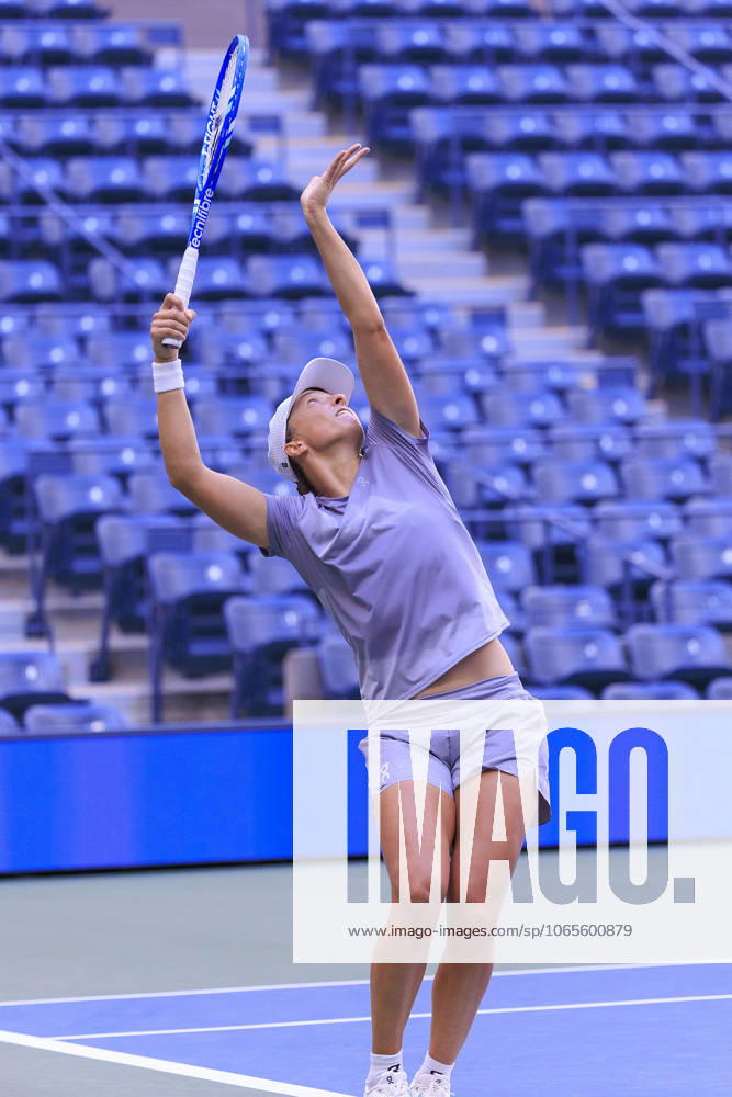 Iga Swiatek during her practice at the 2025 US Open at USTA Billie Jean King National Tennis Center on Tuesday August 26, 2025 in the Flushing neighborhood of the Queens borough of New York City. JAVIER ROJAS PI Flushing Meadows USA - ZUMAp124 20250826_zaa_p124_002