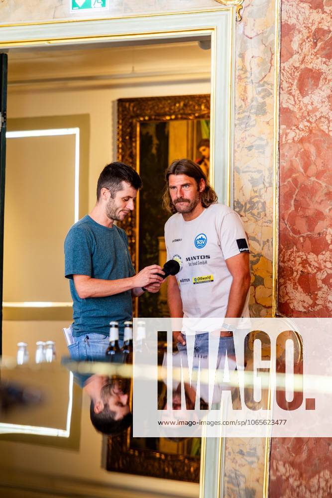 GER, Handball, Maenner, Saison 25 26, Daikin 1.Bundesliga,Pressekonferenz des ThSV Eisenach vor dem 1. Spieltag gegen den SC DHfK Leipzig Patrice Rabich Sebastian Hinze (ThSV Eisenach,Trainer) 99817 Eisenach Stadtschloss Eisenach Thueringen Deutschland