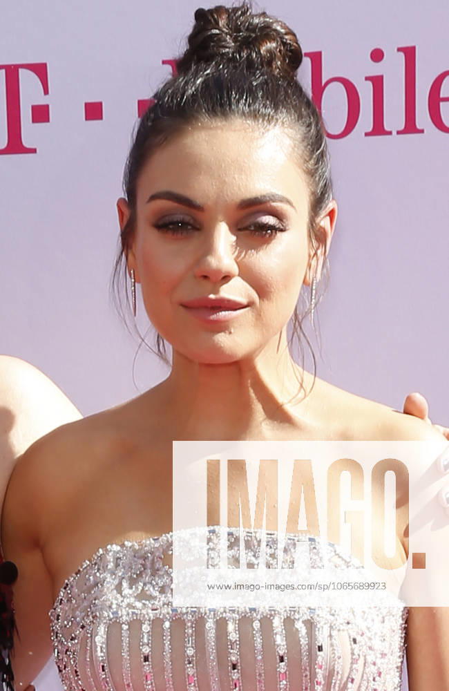 Las Vegas, NV, United States - 22 May 2016 - Las Vegas, NV - Mila Kunis. 2016 Billboard Music Awards from the T-Mobile Arena - Arrivals. Credit: mjt AdMedia
